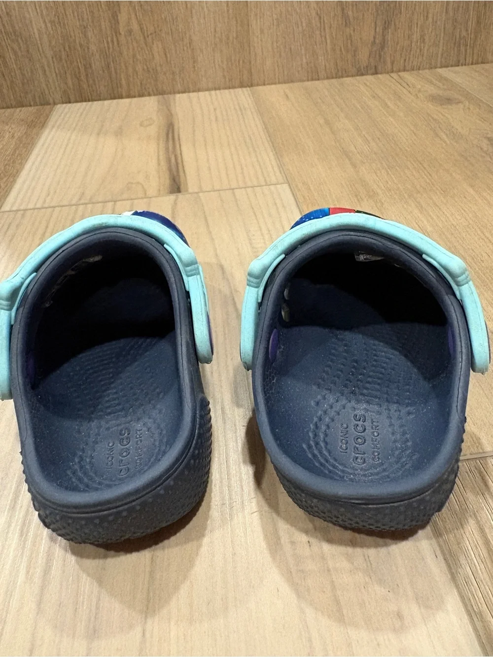 Frozen Anna & Elsa Kids' Clog Croc Shoes in Navy & Light Blue Sisters size C5